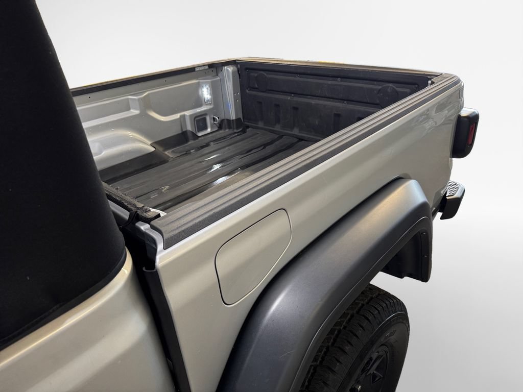 Used 2023 Jeep Gladiator Mojave w/ Cold Weather Group AWD/4WD image 25