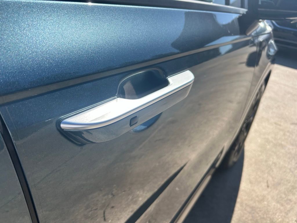 Used 2023 Kia Carnival SX Prestige image 31