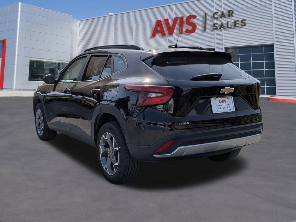 Used 2025 Chevrolet Trax LT w/ LT Convenience Package image 9