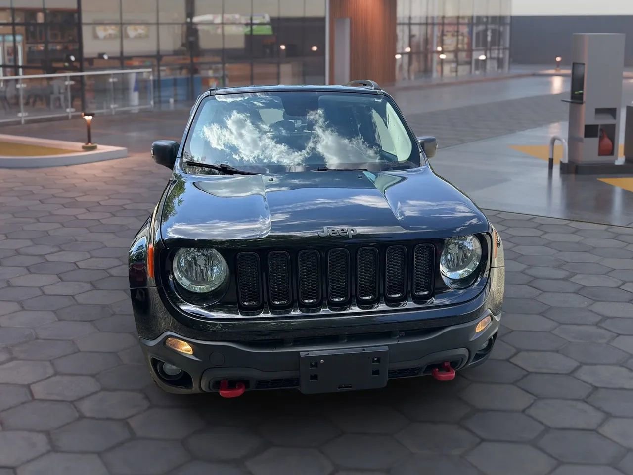 Used 2017 Jeep Renegade Trailhawk AWD/4WD image 22