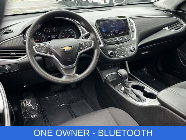 Used 2022 Chevrolet Malibu LT image 2