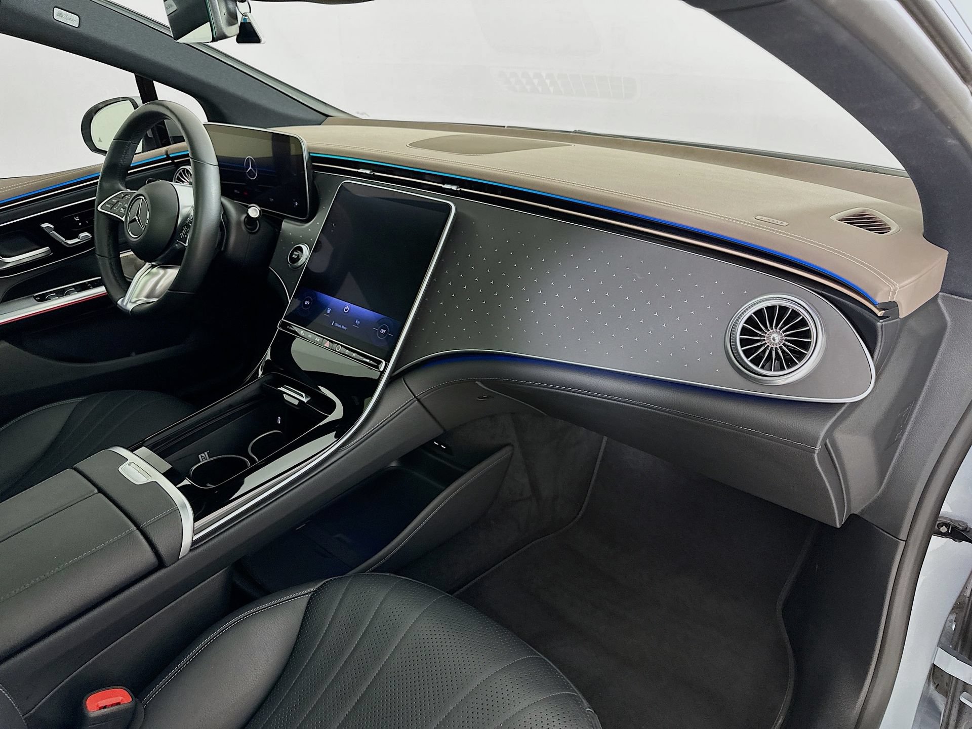 Certified 2023 Mercedes-Benz EQE 500 4MATIC Sedan image 31