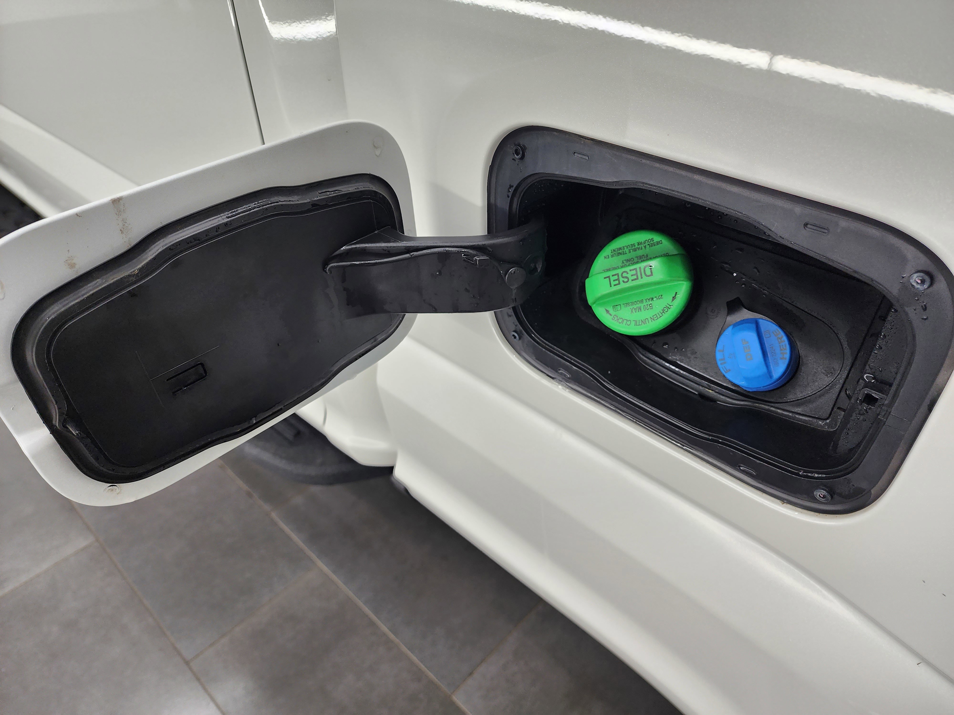 Used 2021 Ford F350 Lariat image 29