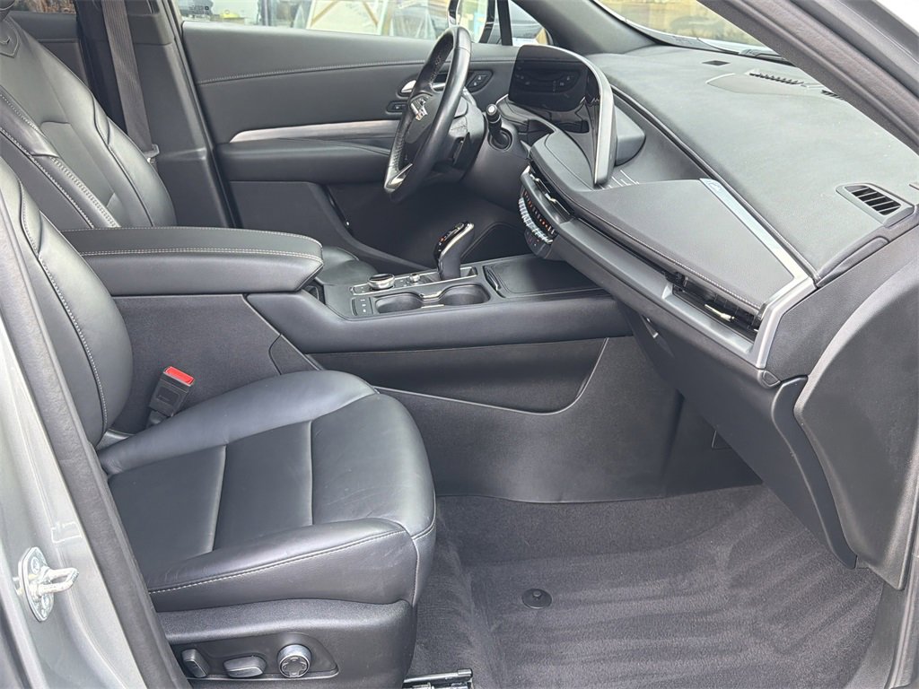 Certified 2025 Cadillac XT4 Premium Luxury image 9