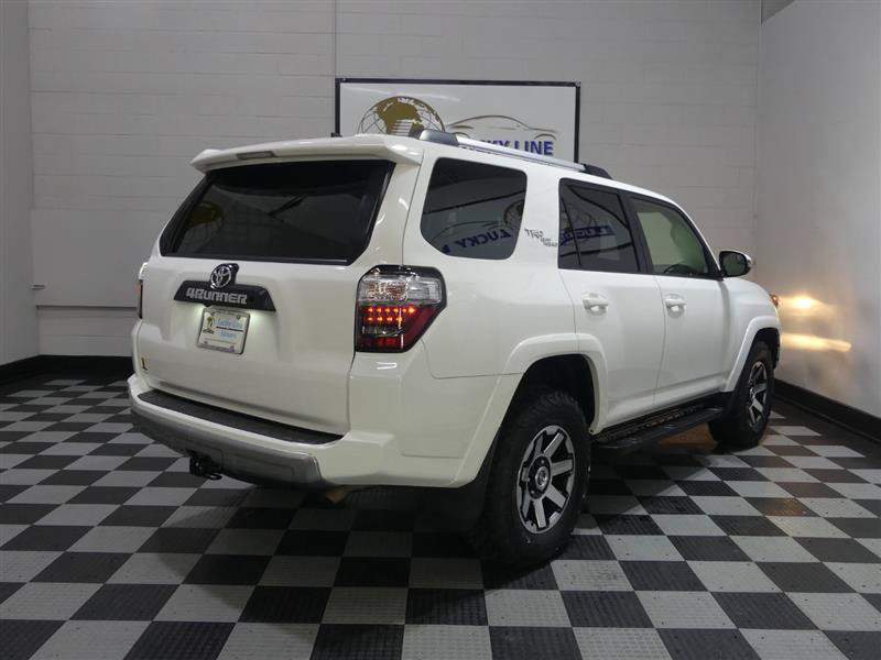 Used 2018 Toyota 4Runner TRD Off-Road Premium AWD/4WD image 10
