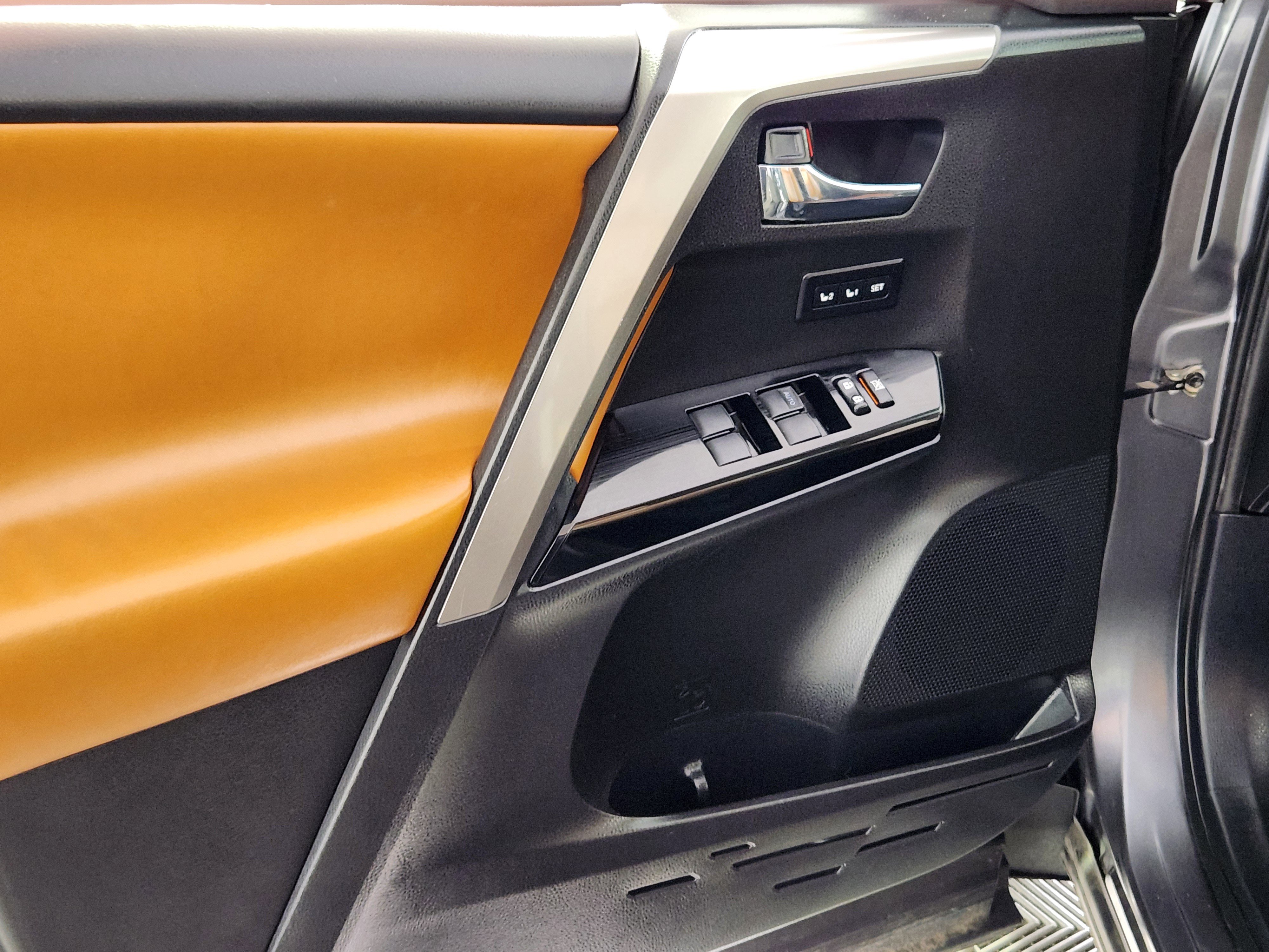 Used 2017 Toyota RAV4 Limited image 16