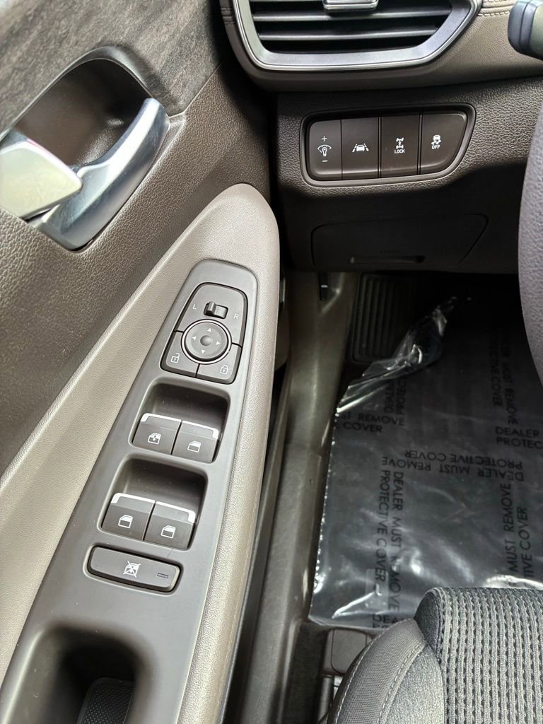 Used 2020 Hyundai Santa Fe SE image 23