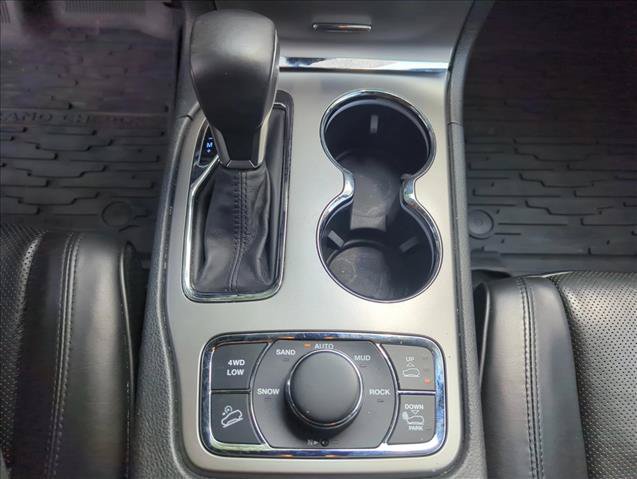 Used 2018 Jeep Grand Cherokee Overland AWD/4WD image 16