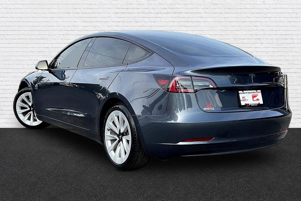 Used 2022 Tesla Model 3 Standard Range RWD image 2