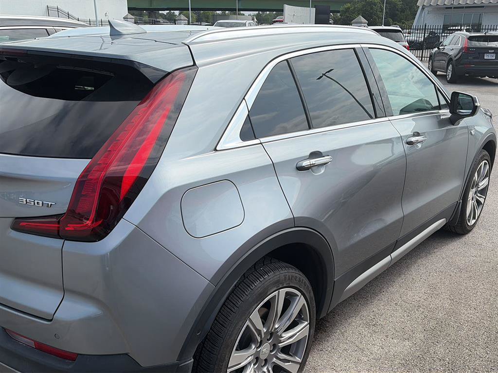 Used 2023 Cadillac XT4 Premium Luxury w/ Technology Package FWD image 7