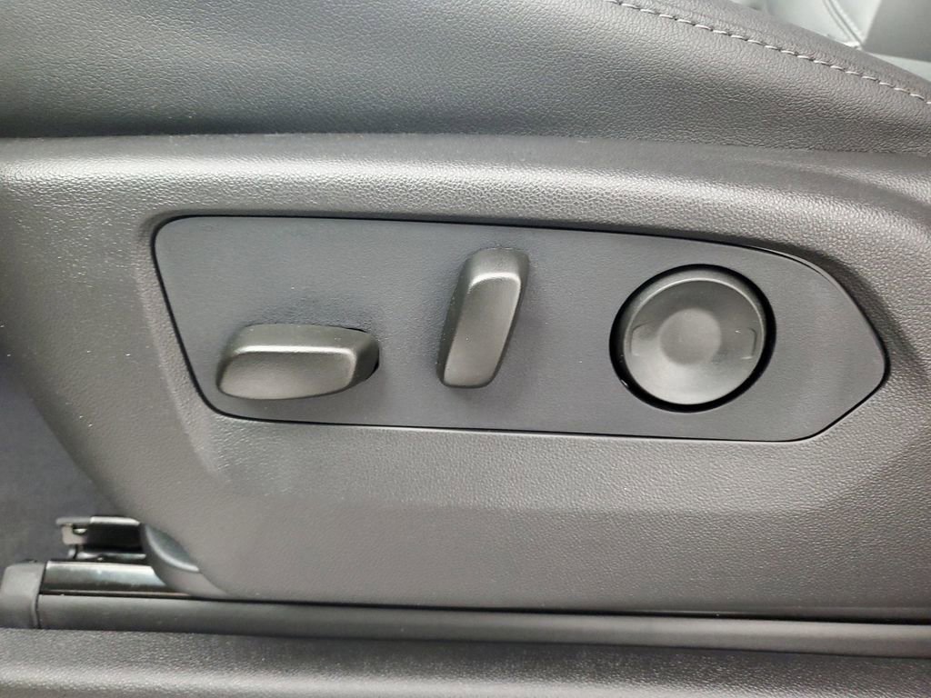 New 2026 Chevrolet Suburban Z71 w/ Comfort Package image 31