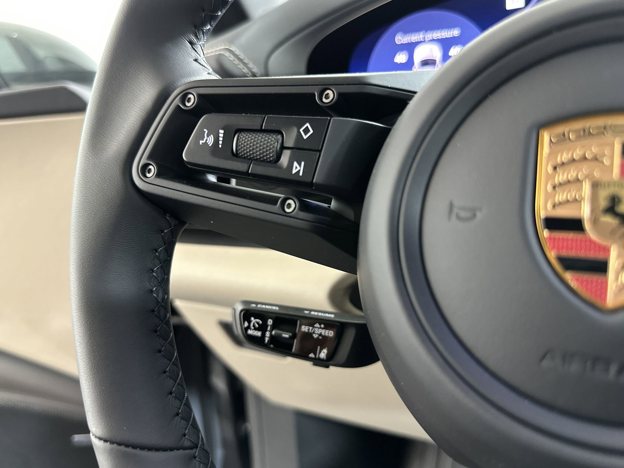 Used 2025 Porsche Macan 4 Electric image 21