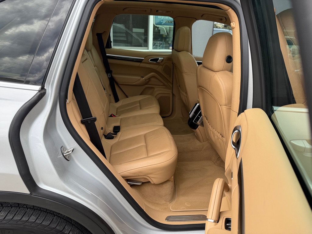 Used 2014 Porsche Cayenne S AWD/4WD image 16