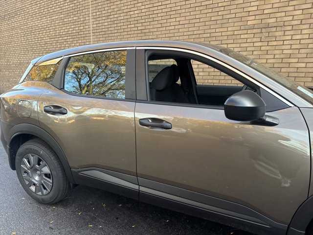 New 2025 Nissan Kicks S image 8