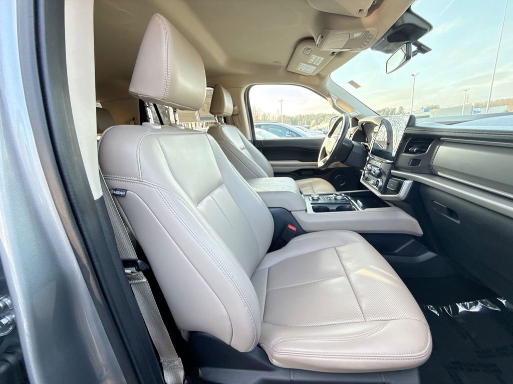 Used 2024 Ford Expedition Max XLT image 25