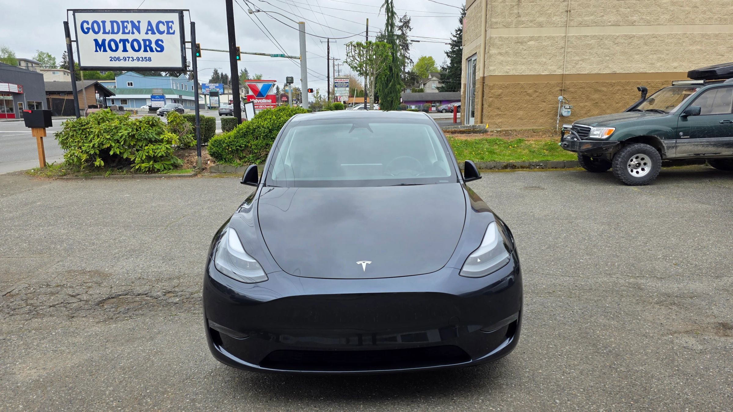 Used 2024 Tesla Model Y Long Range AWD/4WD image 15