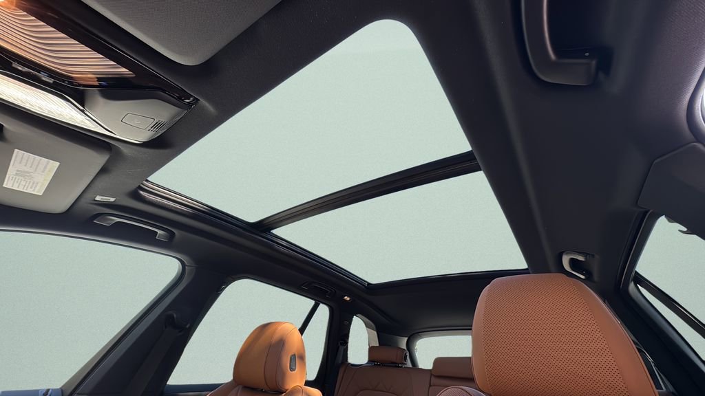 New 2026 BMW X5 xDrive50e image 16