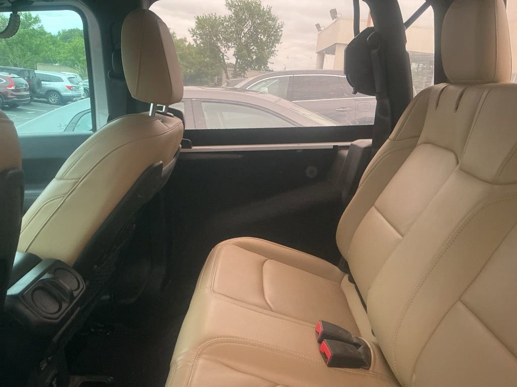 Used 2018 Jeep Wrangler Rubicon AWD/4WD image 8