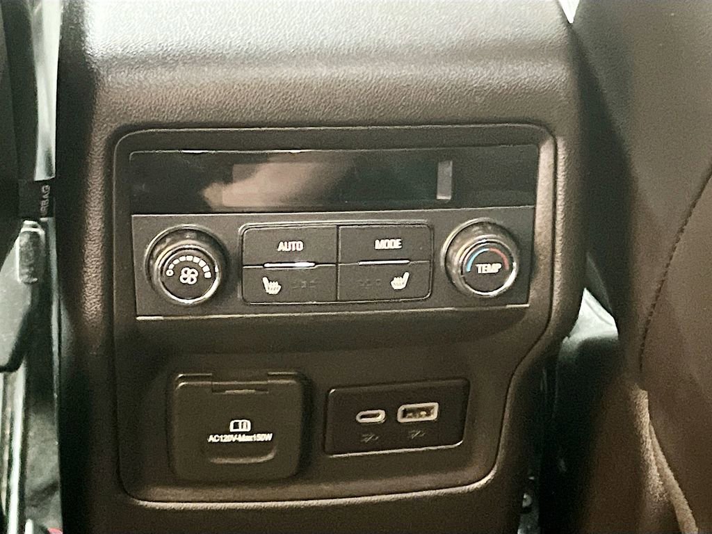 Used 2021 GMC Acadia Denali w/ Denali Technology Package AWD/4WD image 28