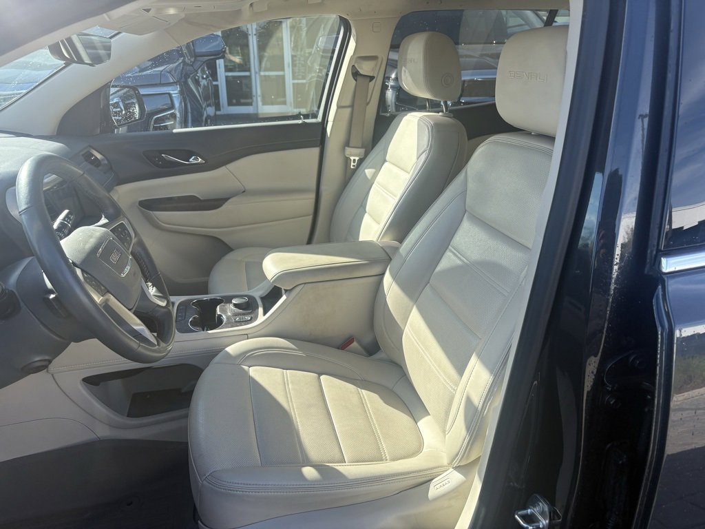 Used 2022 GMC Acadia Denali w/ Denali Ultimate Package image 13