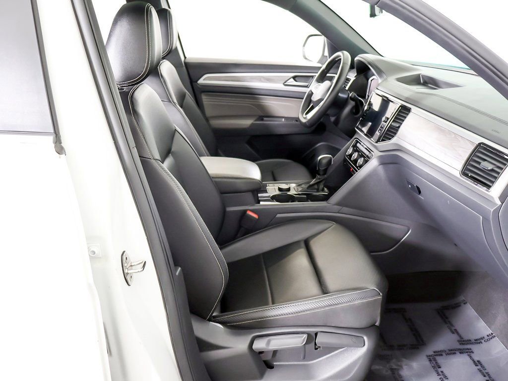 Used 2023 Volkswagen Atlas Cross Sport SE w/ Panoramic Sunroof Package image 32