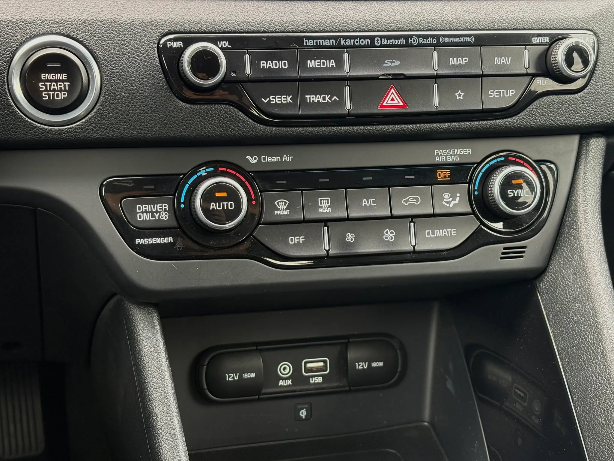 Used 2018 Kia Niro EX Premium image 19