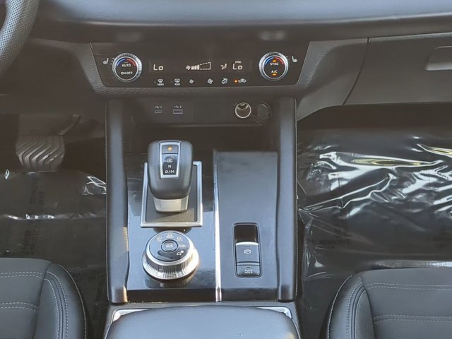 Used 2023 Mitsubishi Outlander SE image 19