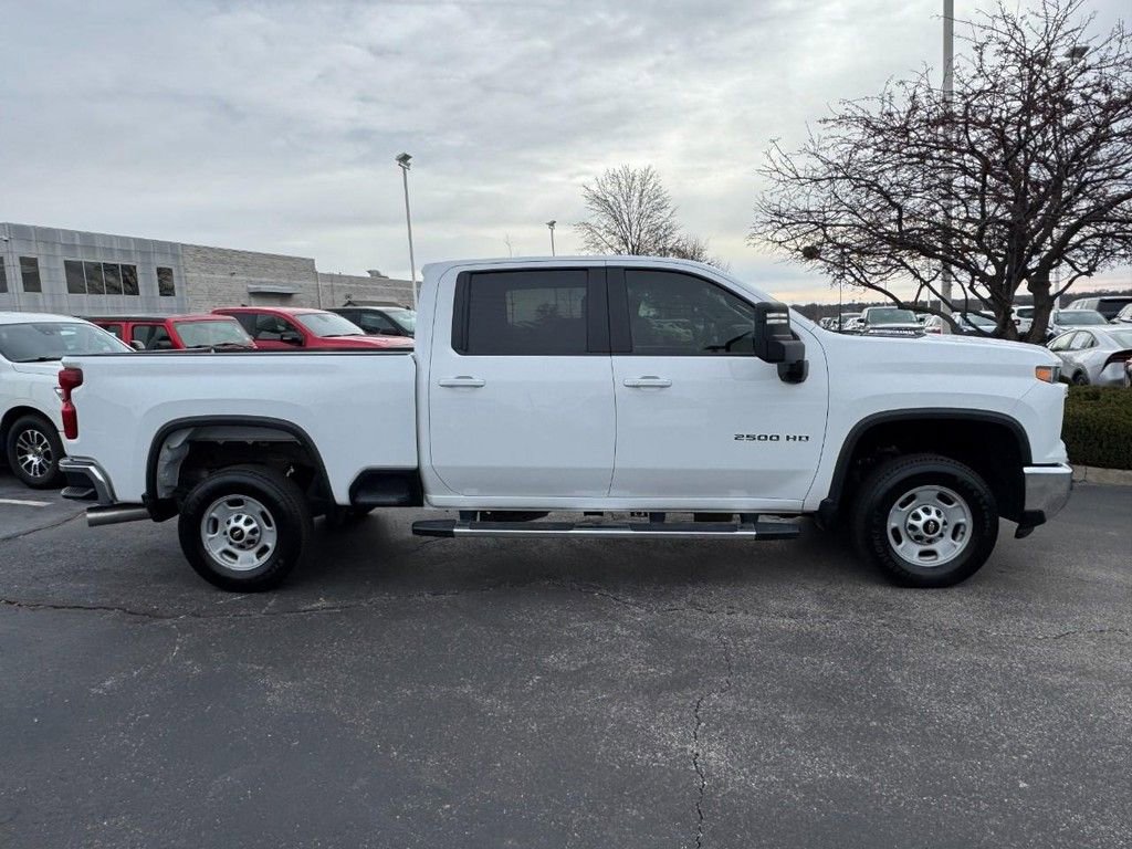Used 2024 Chevrolet Silverado 2500 LT image 2