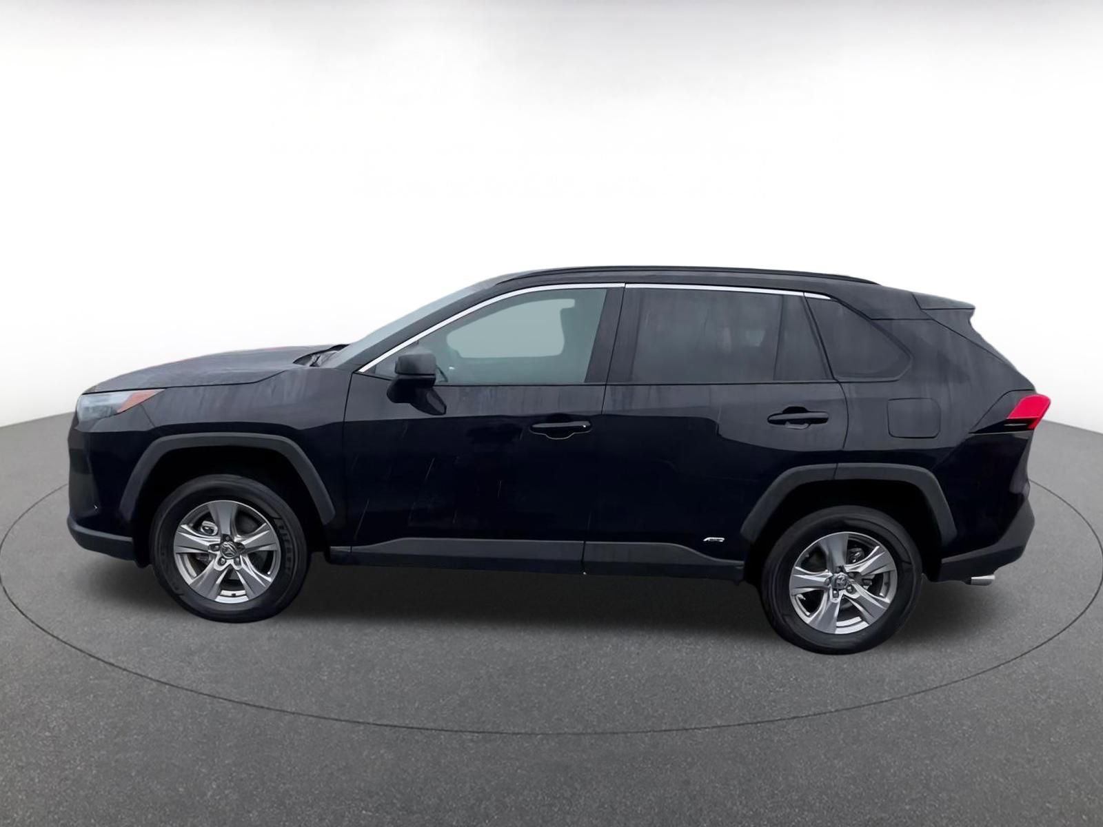 Used 2025 Toyota RAV4 LE image 8