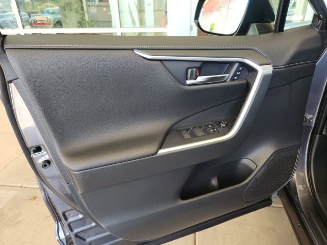 Certified 2025 Toyota RAV4 Limited w/ Advanced Technology Package AWD/4WD image 13