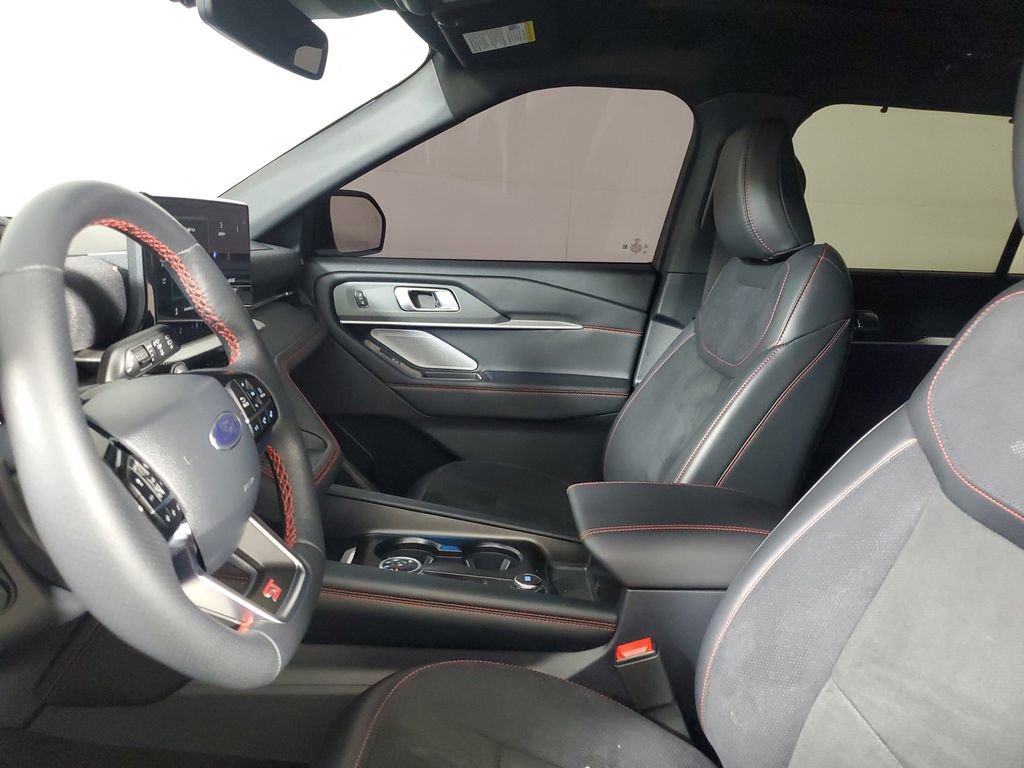Used 2025 Ford Explorer ST image 22