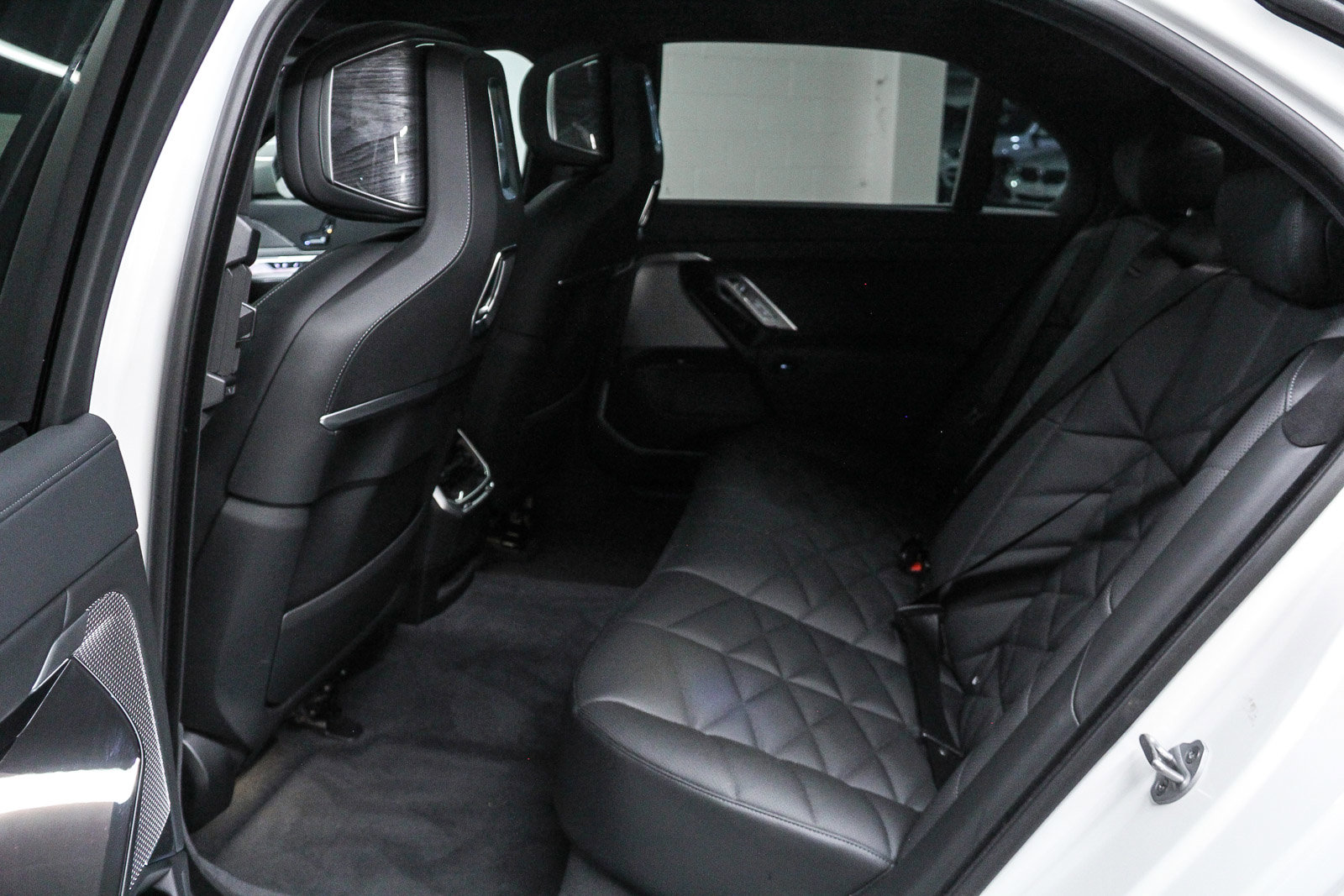 New 2026 BMW 740i image 17