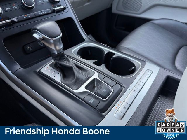 Used 2022 Kia Carnival LX image 30