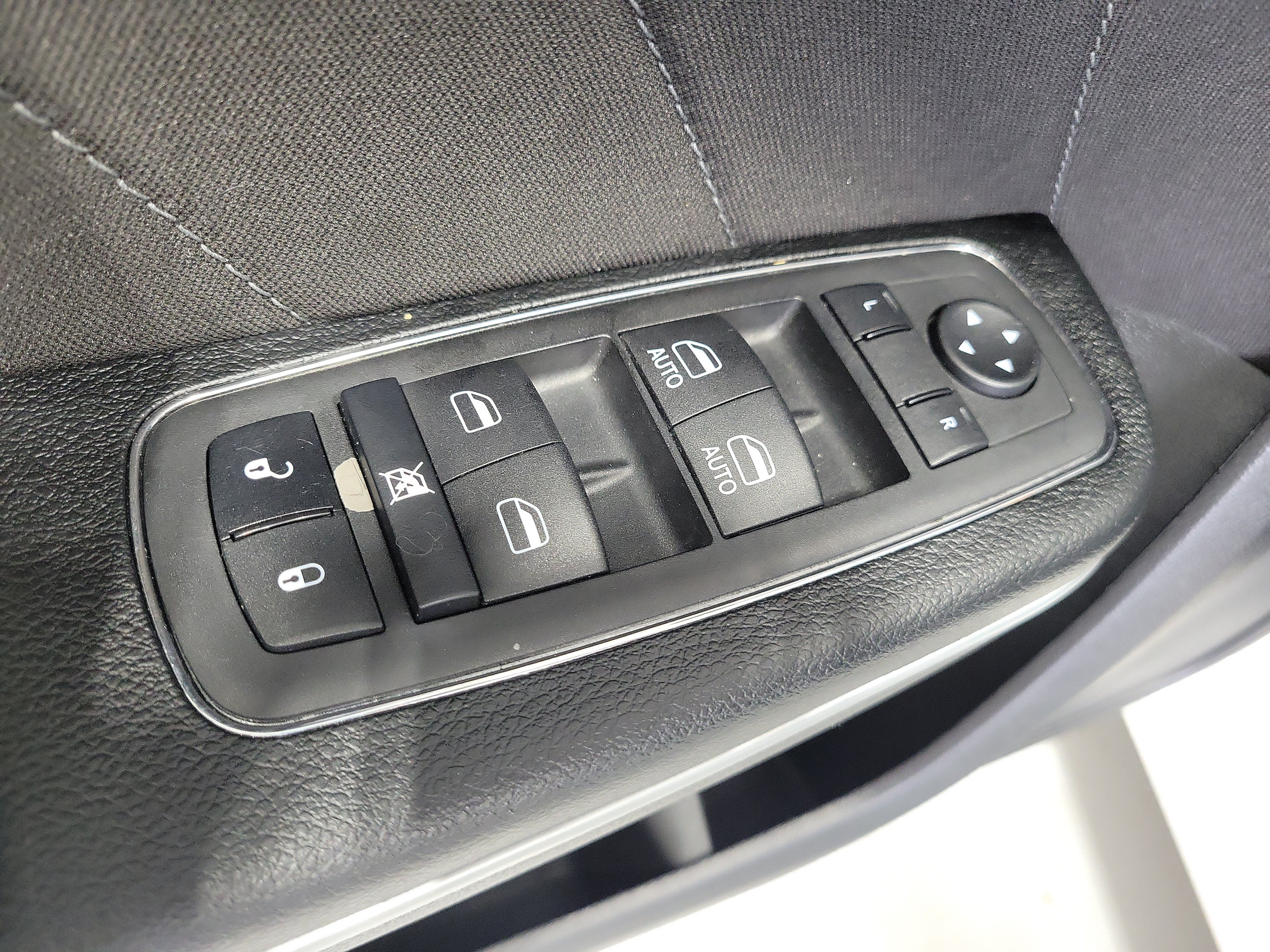 Used 2023 Dodge Charger SXT RWD image 19