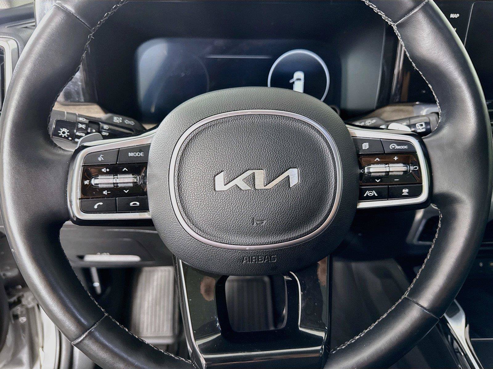 Used 2023 Kia Sorento SX Prestige AWD/4WD image 16