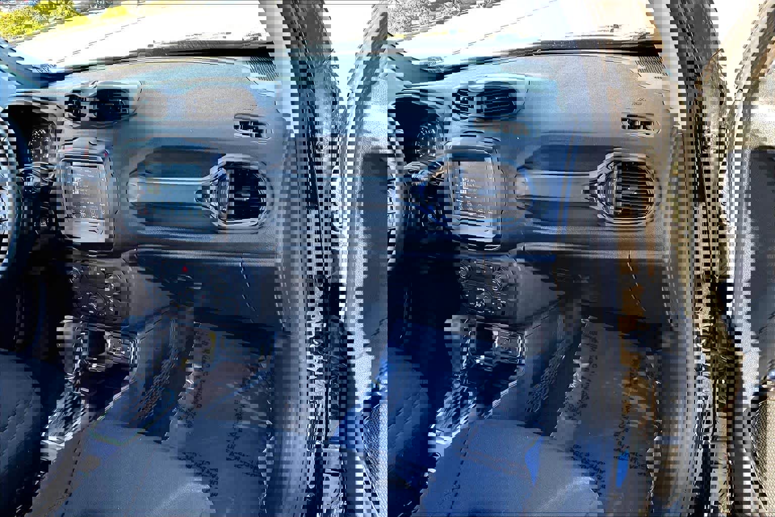 Used 2019 Jeep Renegade Altitude w/ Quick Order Package 2XM image 18