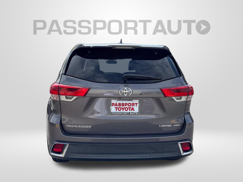 Used 2017 Toyota Highlander Limited AWD/4WD image 6