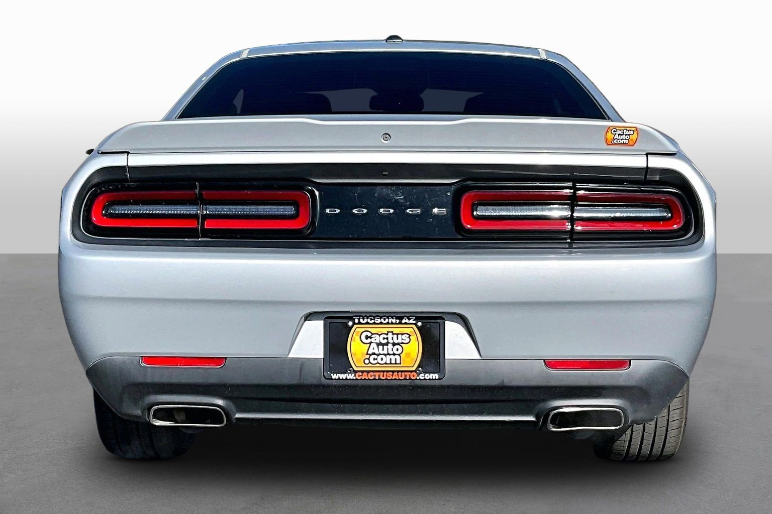 Used 2019 Dodge Challenger SXT RWD image 2