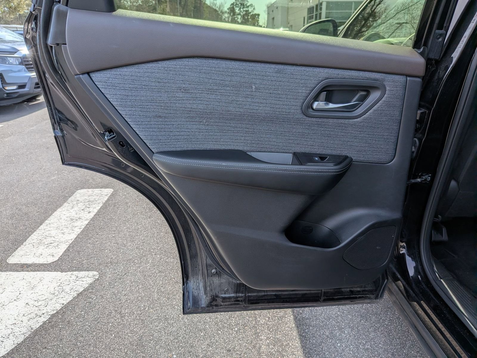 Used 2023 Nissan Rogue SV image 26