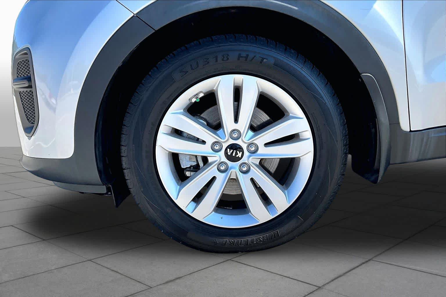 Used 2017 Kia Sportage LX FWD image 11
