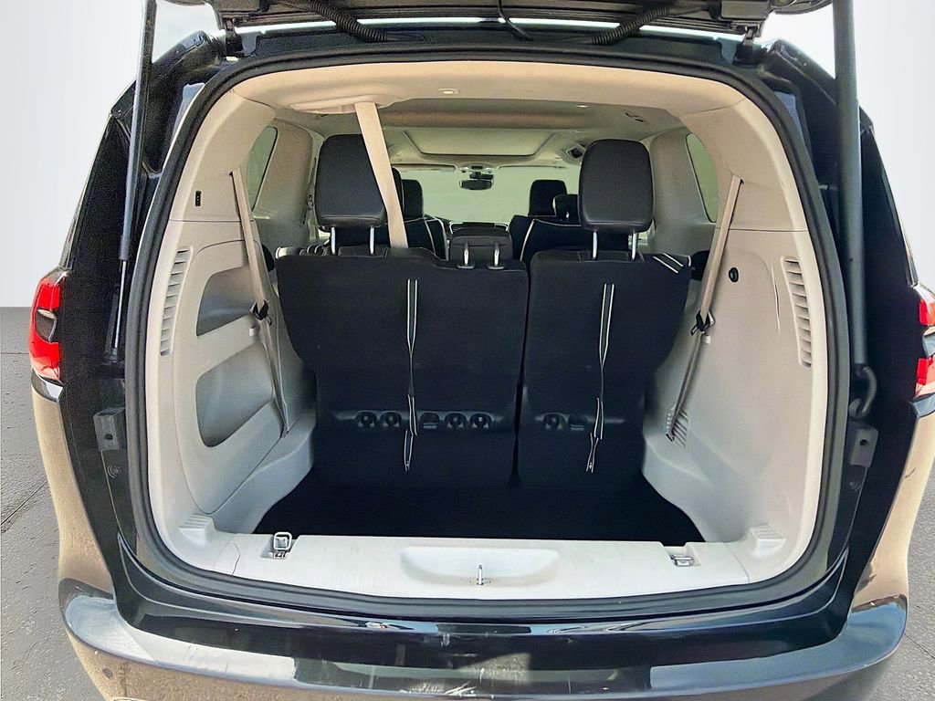 Used 2023 Chrysler Pacifica Limited image 12