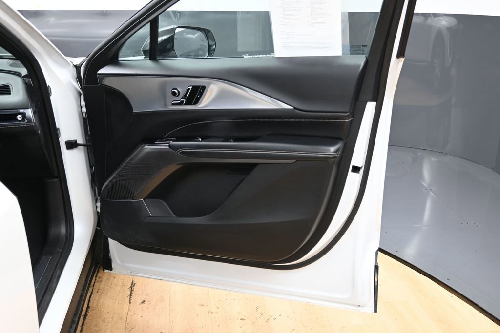 Used 2024 Cadillac Lyriq Tech RWD image 33
