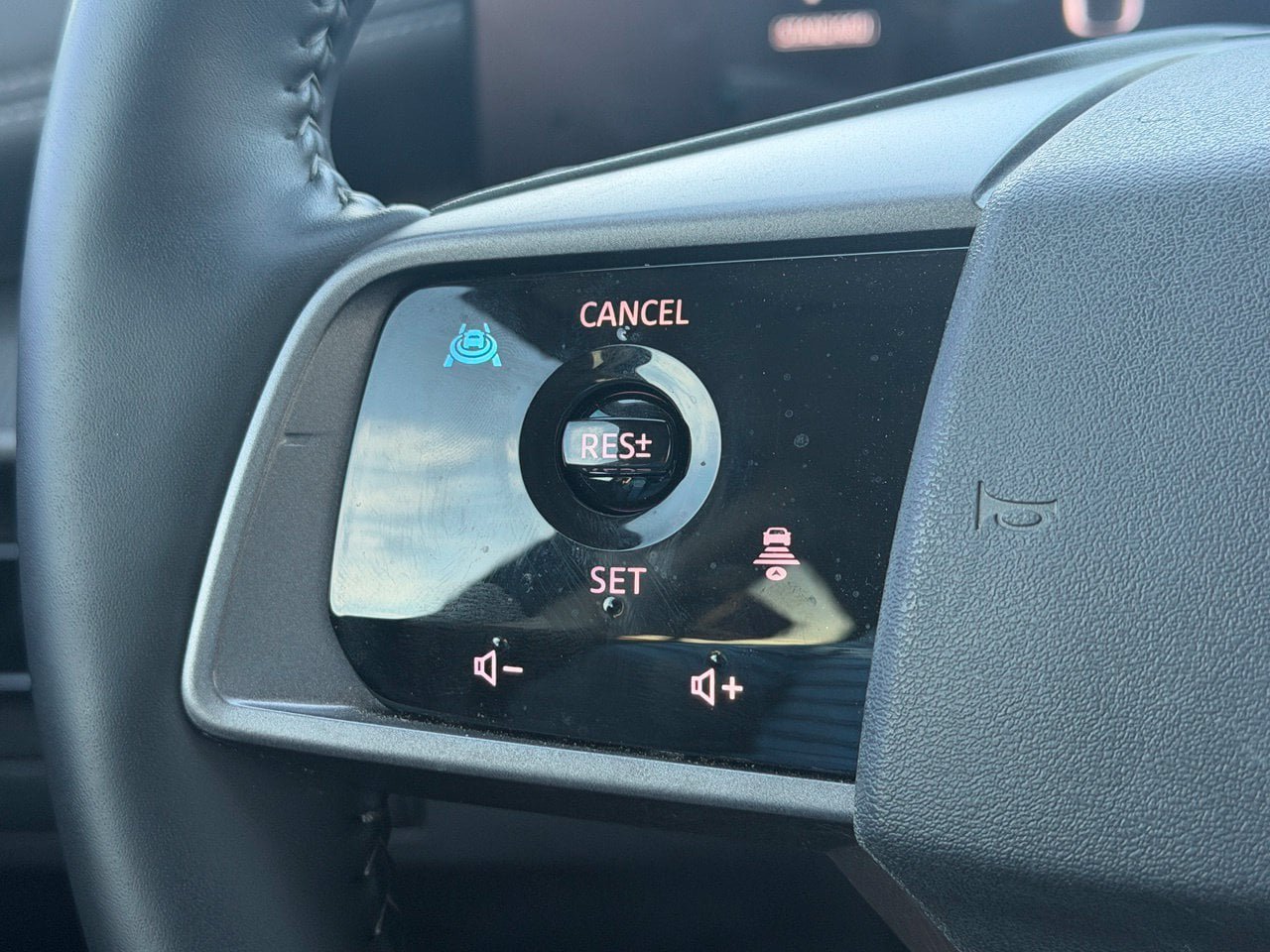 Certified 2025 Nissan Murano SV FWD image 12