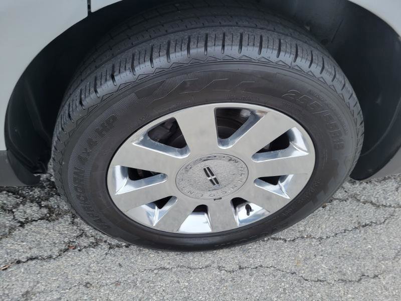 Used 2013 Lincoln MKT Limo AWD image 23