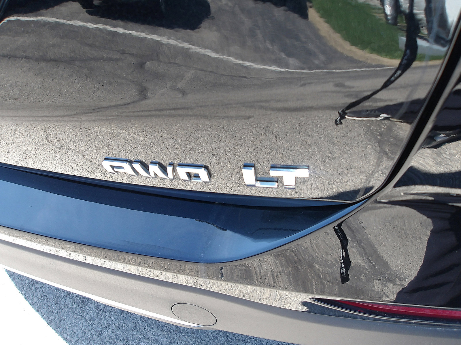Used 2023 Chevrolet Equinox LT AWD/4WD image 9