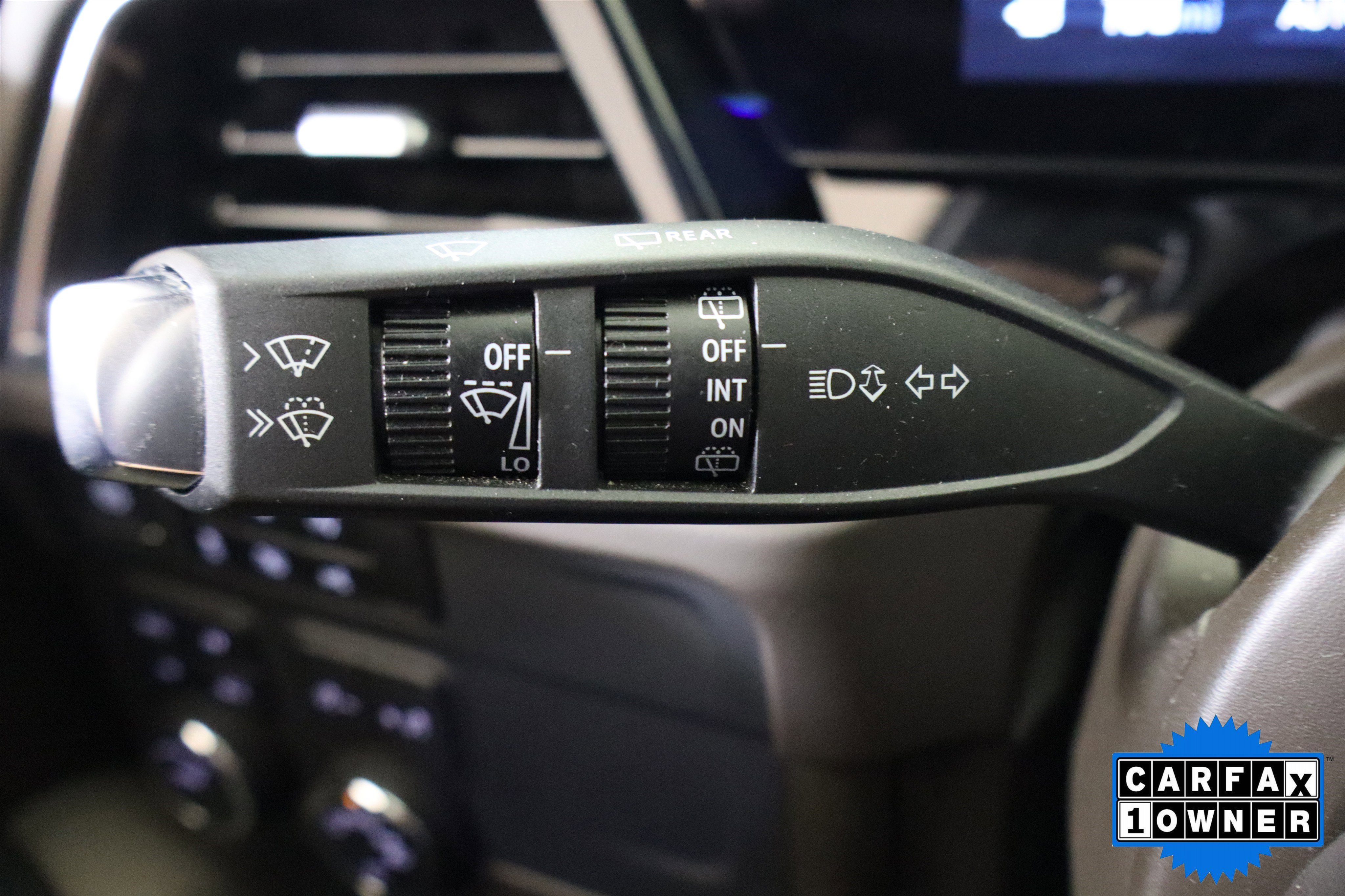 Used 2025 Chevrolet Suburban LT image 31