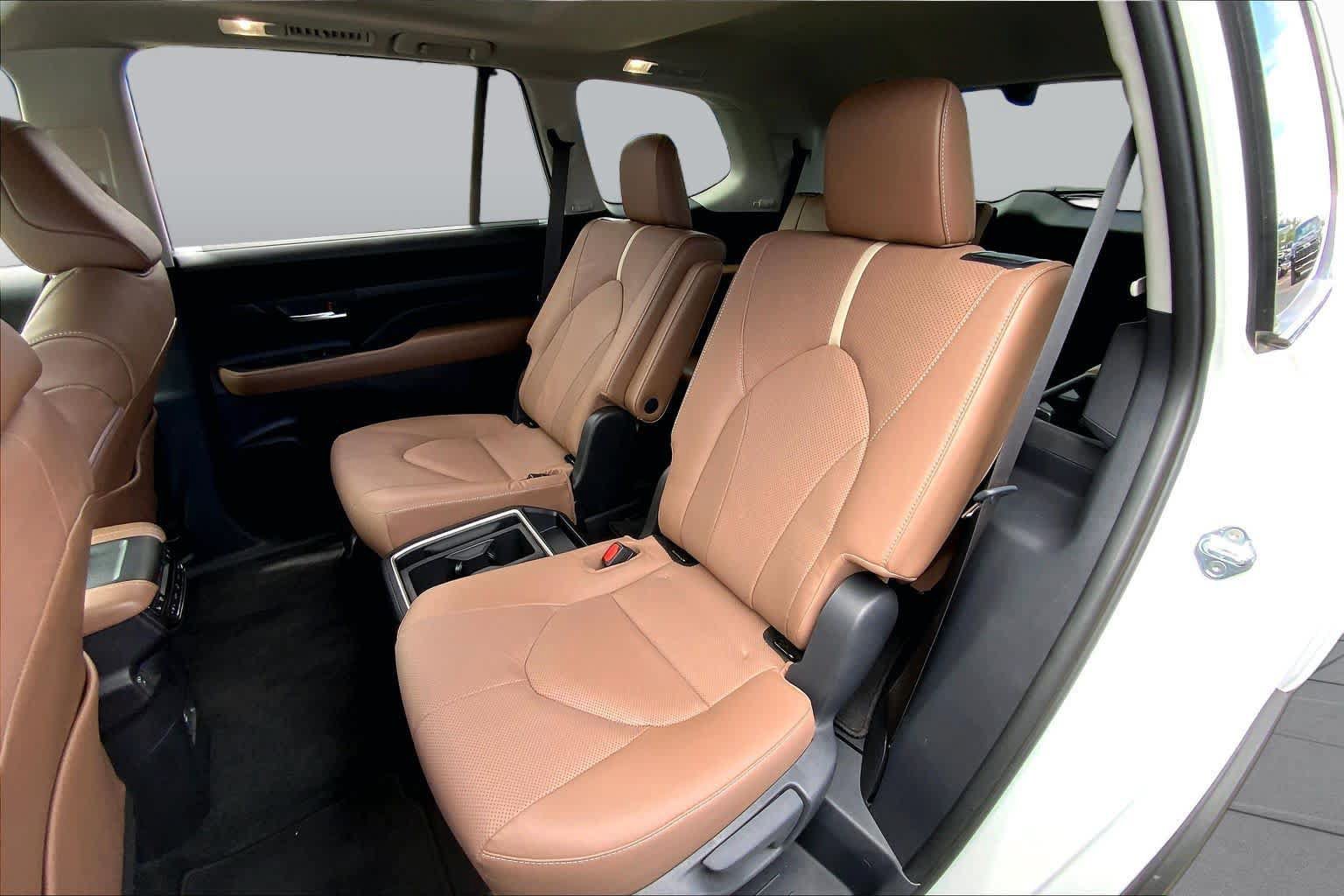 Used 2026 Toyota Grand Highlander AWD image 21