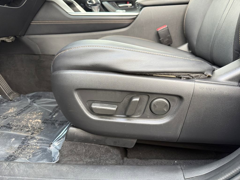 Used 2024 MAZDA CX-90 Plug-In Hybrid w/ Premium Pkg image 10