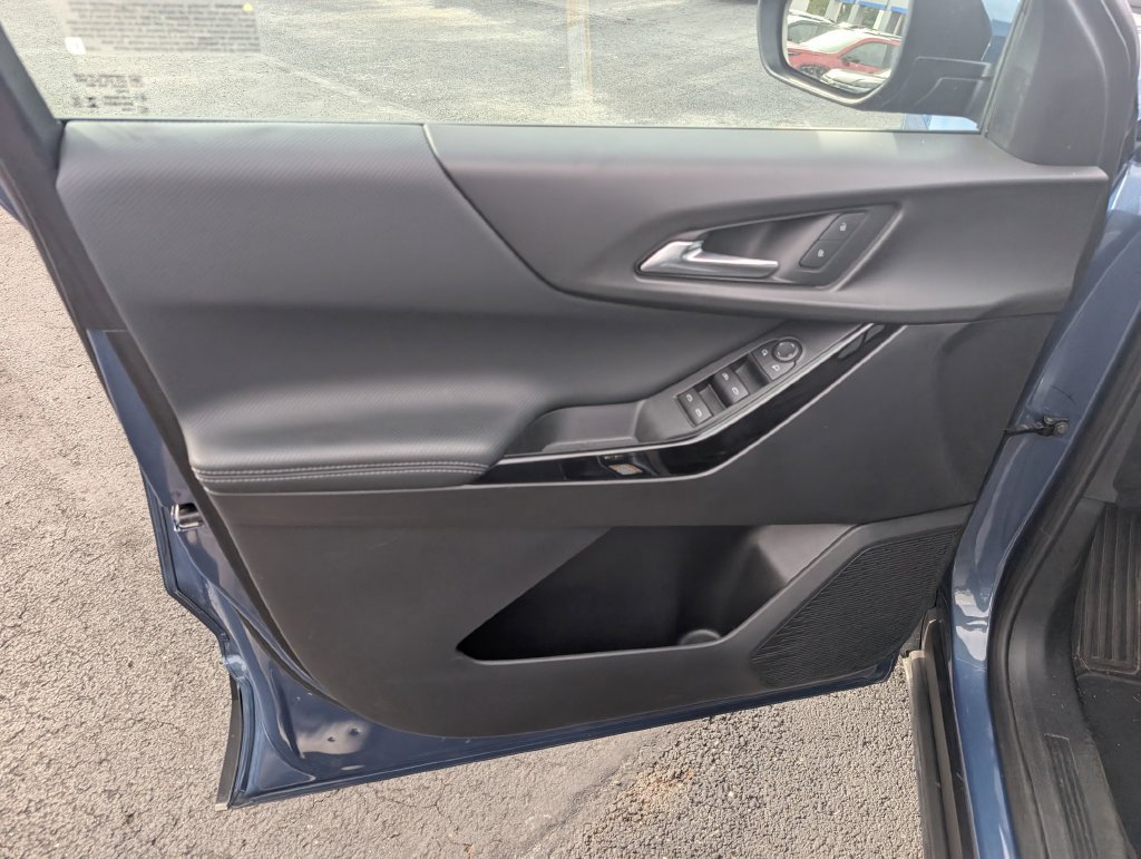 Used 2026 Chevrolet Equinox LT w/ Safety and Technology Package FWD image 10