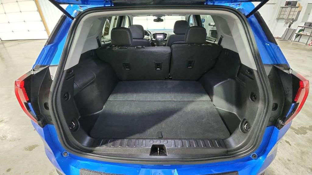 Used 2024 GMC Terrain SLE image 28